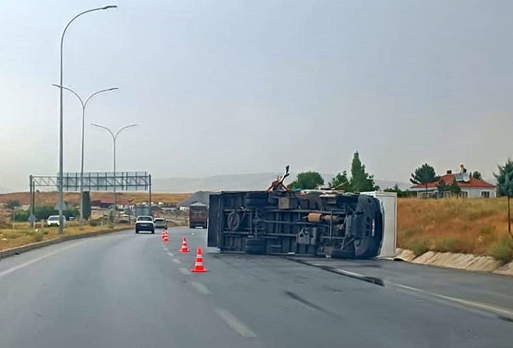 33 kişinin yaralandığı kazada, kamyonet sürücüsü gözaltına alındı