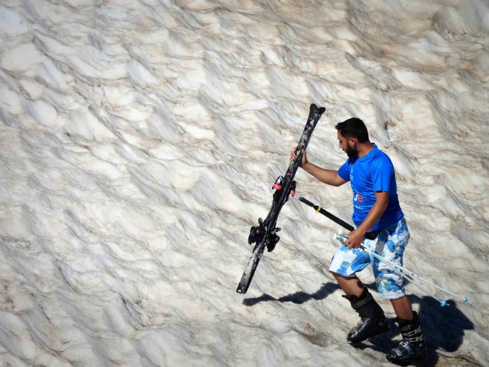 40 derece sıcakta kayak yaptı!