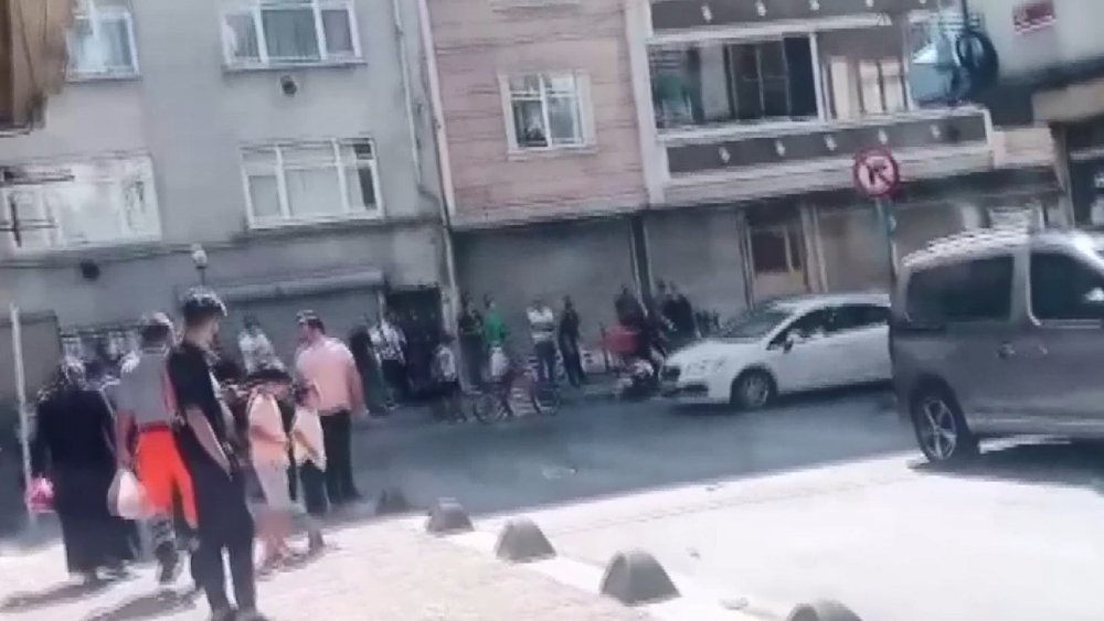 Balkona çıktı 'beni kurtarın' diye bağırdı