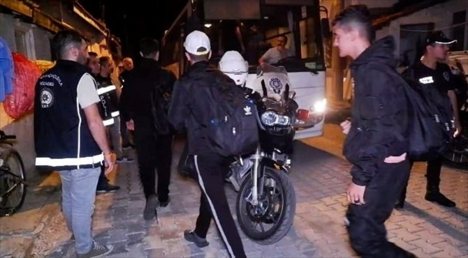 111 düzensiz göçmen yakalandı