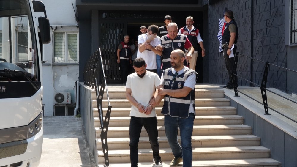 Bursa'da aranan şüphelilere operasyon! Onlarca gözaltı var