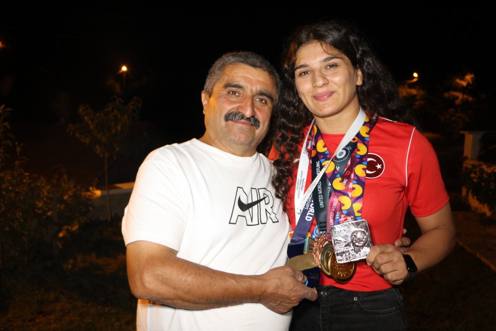 Babasından gizli gitti, Avrupa Şampiyonu oldu