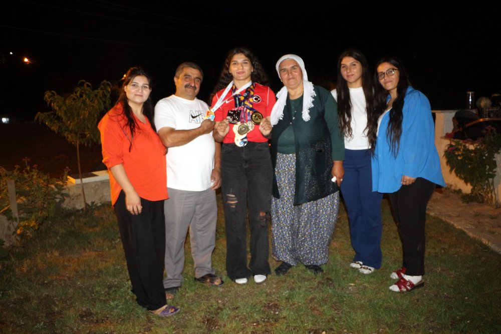 Babasından gizli gitti, Avrupa Şampiyonu oldu