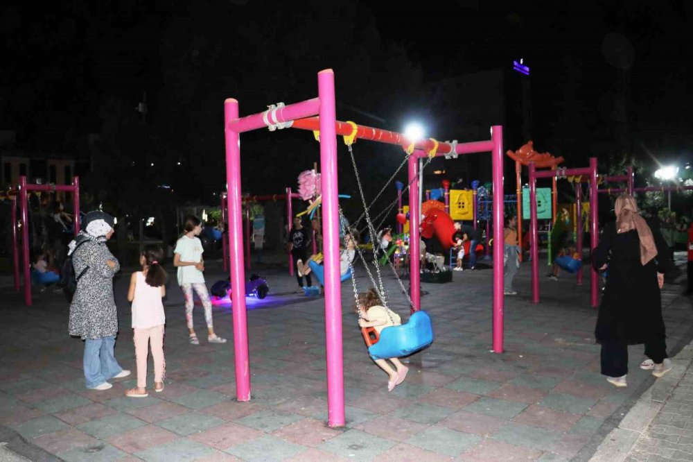 Sıcaktan bunalan vatandaşlar oraya akın etti