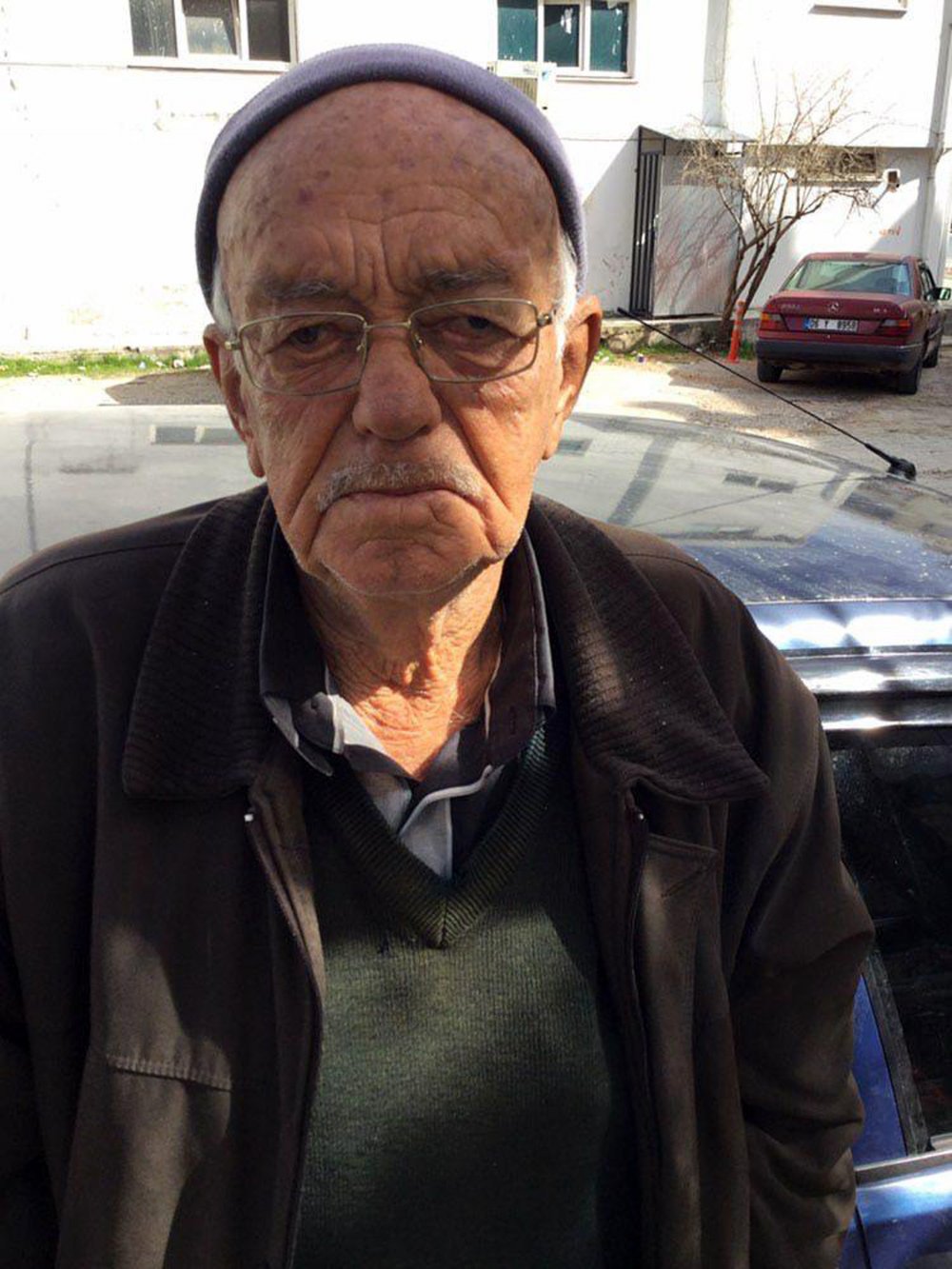 Yangından kurtarmak istediği eşiyle öldü