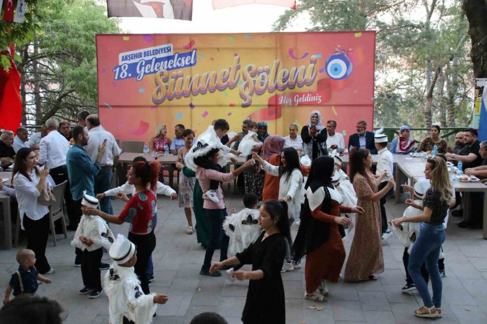 Konya'nın Akşehir ilçesinde sünnet şöleni