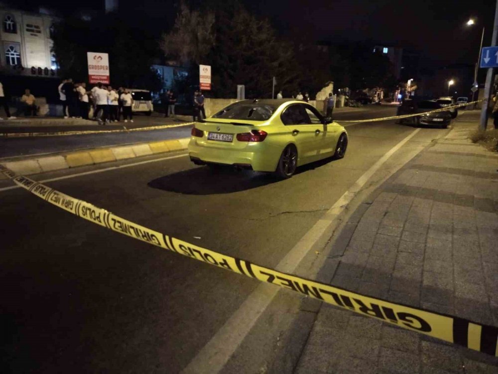 Borç kavgasından aracını kurşunlayıp darp ettiler