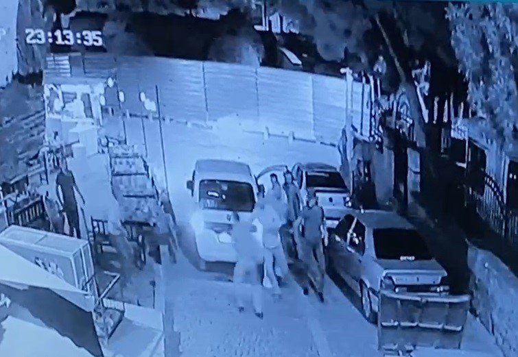 Konya'da alacak verecek kavgası... O anlar kamerada