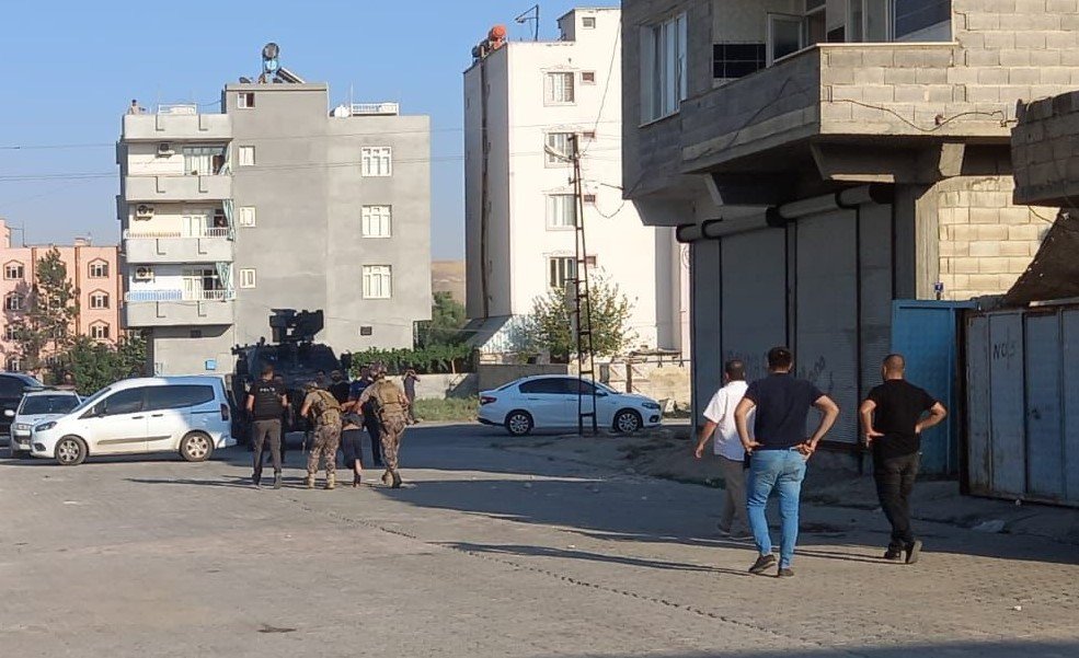 Torbacılar polise ateş açtı