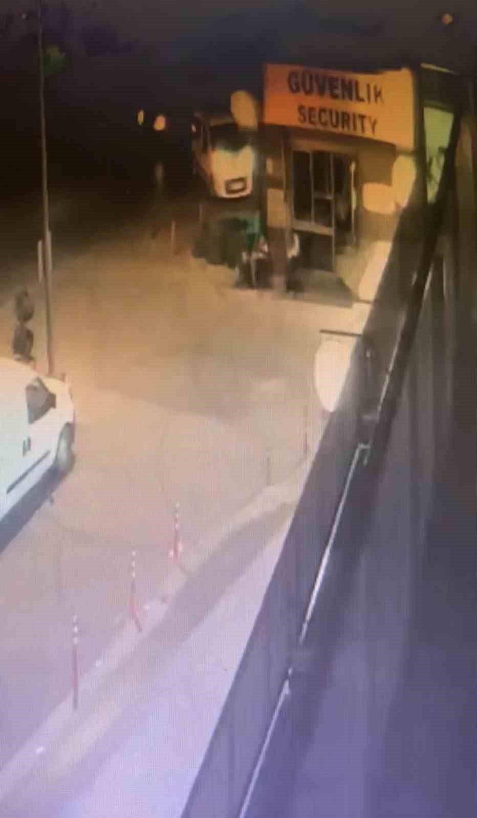 Fenerbahçe Tribün Lideri Cem Gölbaşı’na silahlı saldırı kamerada