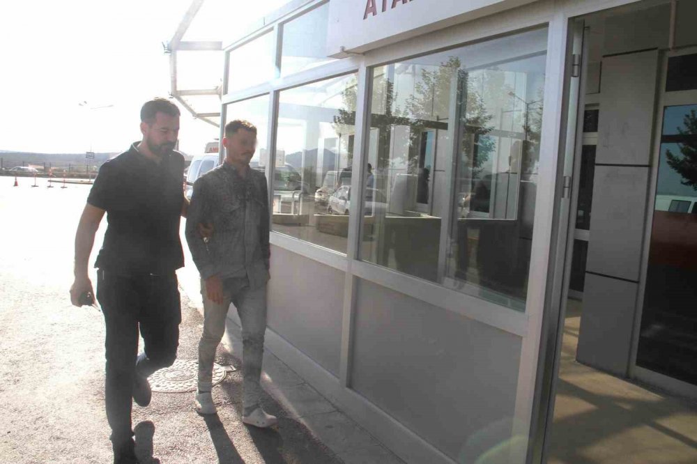 Konya'da minibüsle çarpışan motosikletin sürücüsü ağır yaralandı