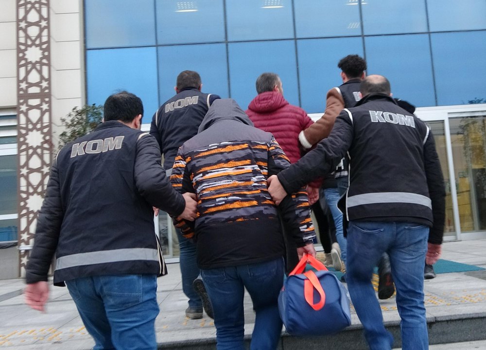 Eski belediye başkanı, 'hayvan hırsızlığı' soruşturmasında 'rüşvet' takibine takılmış