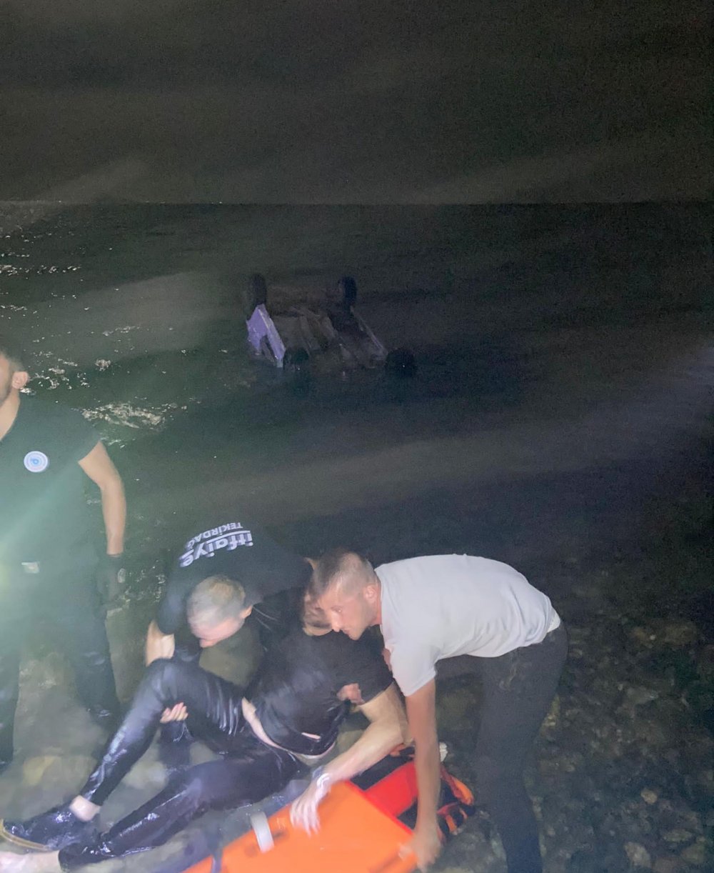 Denize uçan otomobildeki lise müdürü öldü