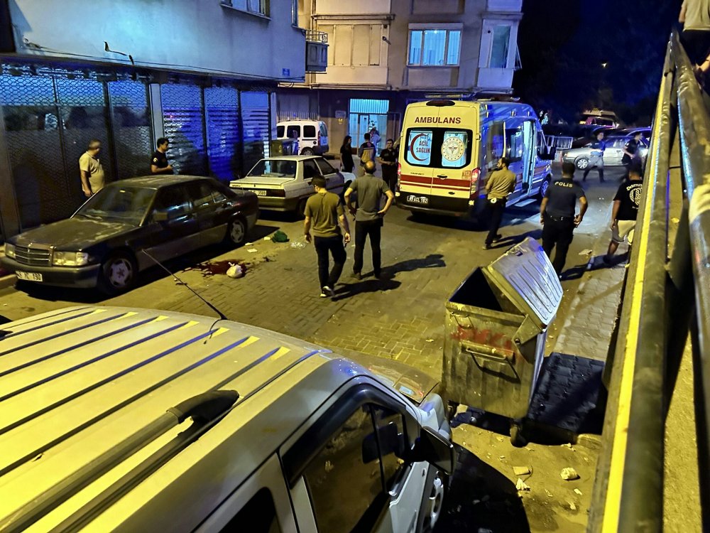 Sokaktaki tartışmada annesi öldürdü