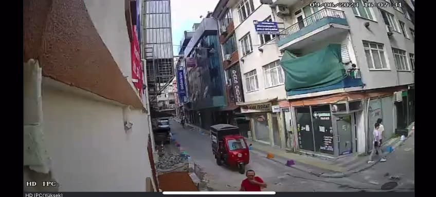 7’inci kattan düşüp öldü