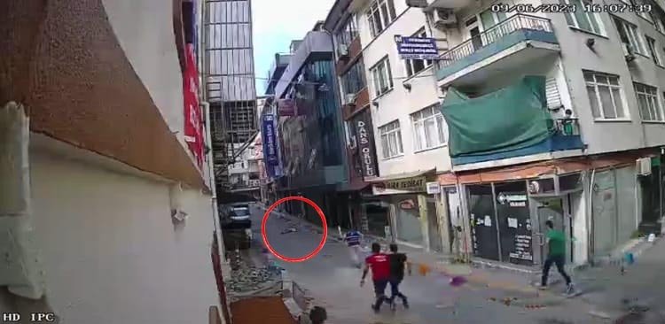 7’inci kattan düşüp öldü