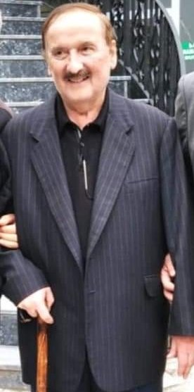 Merdiven boşluğundan düşen emekli öğretmen öldü