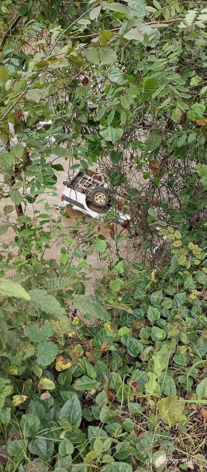 Dere yatağına uçtu! 1 ölü, 2 yaralı