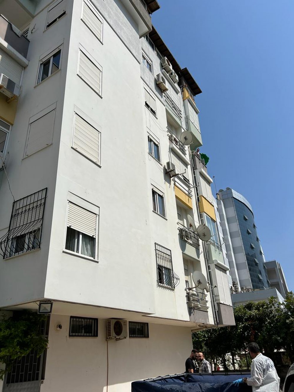 Eski belediye başkanı çatıdan atladı! Şaşırtan intihar