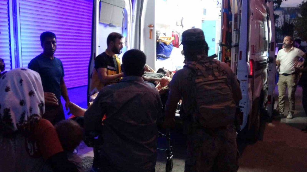 İki grup arasında çıkan silahlı kavgada kan aktı