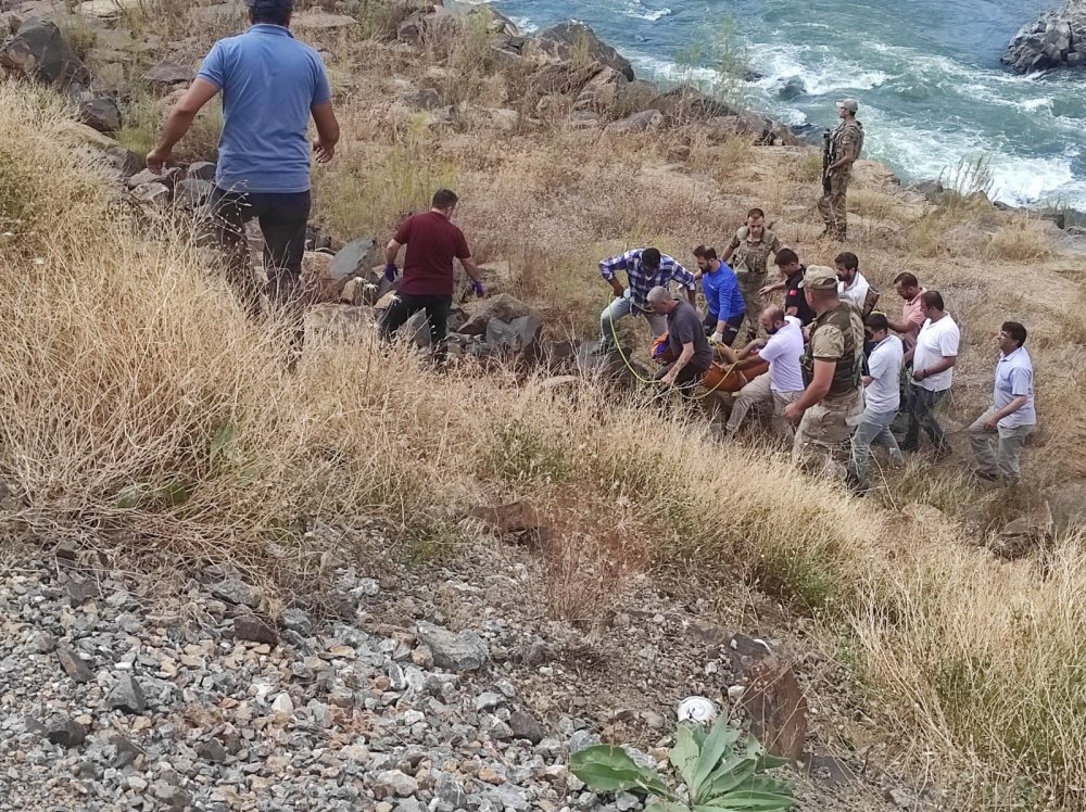 Balık tutarken nehre düşüp boğuldu