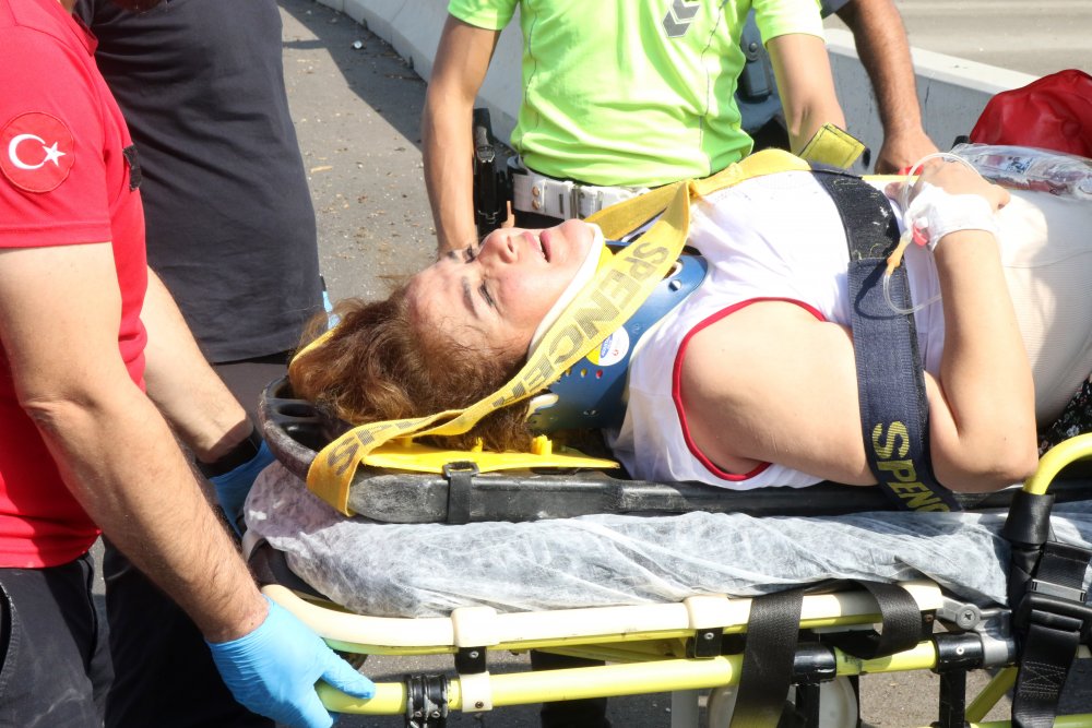 Otomobil uçuruma yuvarlandı