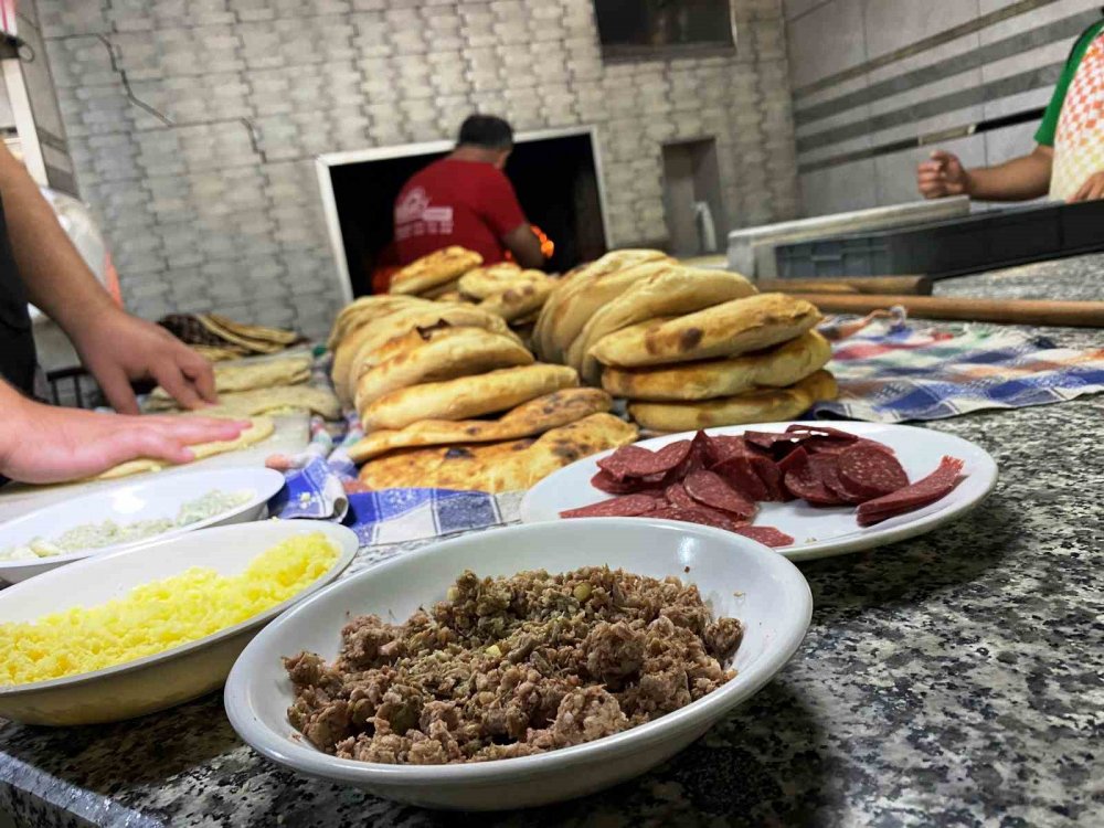 Konya'nın eşsiz tadı 'Anadolu’nun pizzası' etliekmeği tahtından edebilir