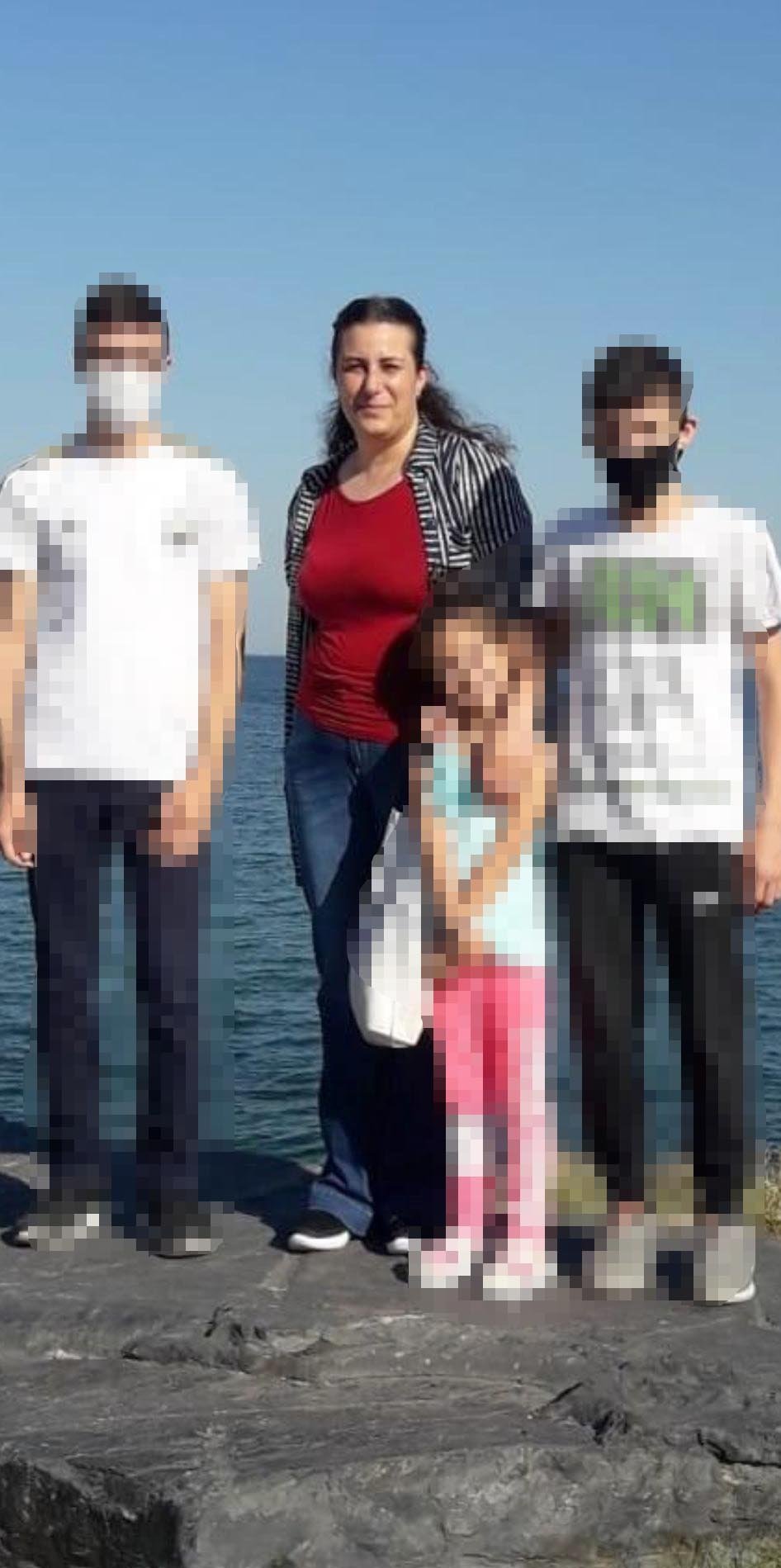 Eşi tarafından öldürülen kadının tabutuna 'kızlık soyadı' yazıldı