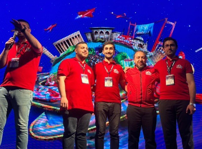 Konya'da parmak iziyle geleceğe yön veriyor