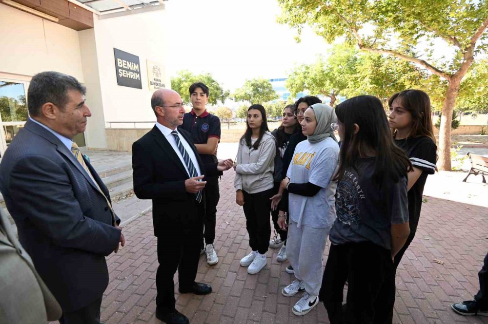 Konya'daki lise öğrencilerine bin 500 lira destek