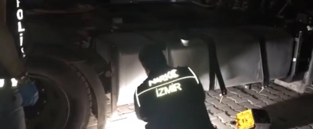 TIR'ın akaryakıt deposunda 58 kilo uyuşturucu ele geçirildi