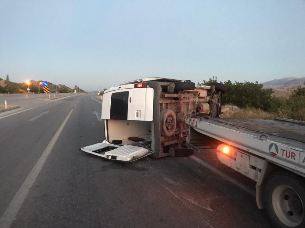 Çorum'da cenaze yolunda kaza: 1'i çocuk 10 yaralı