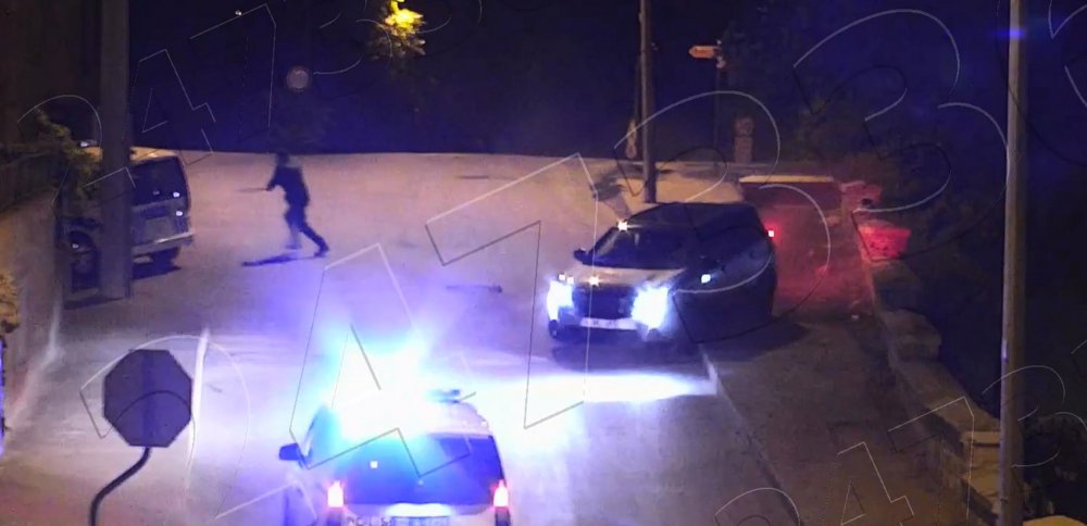 'Dur' ihtarına uymayan araç cami bahçesine uçtu