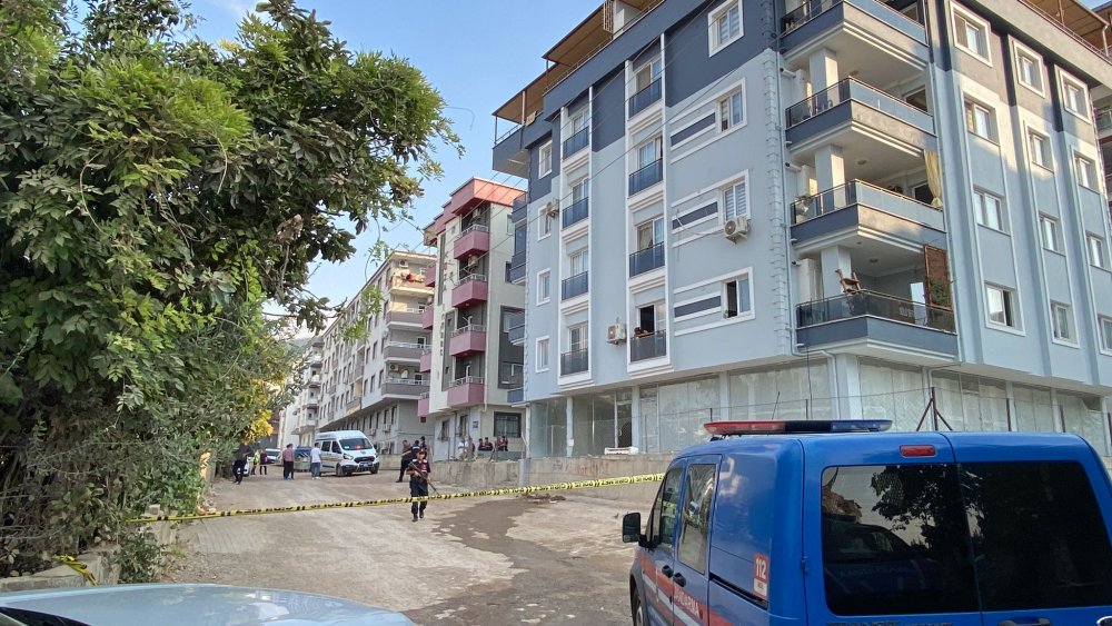 Uyuşturucu şüphelisi jandarmalara ateş açtı: 1 astsubay şehit, 1'i teğmen, 2 yaralı