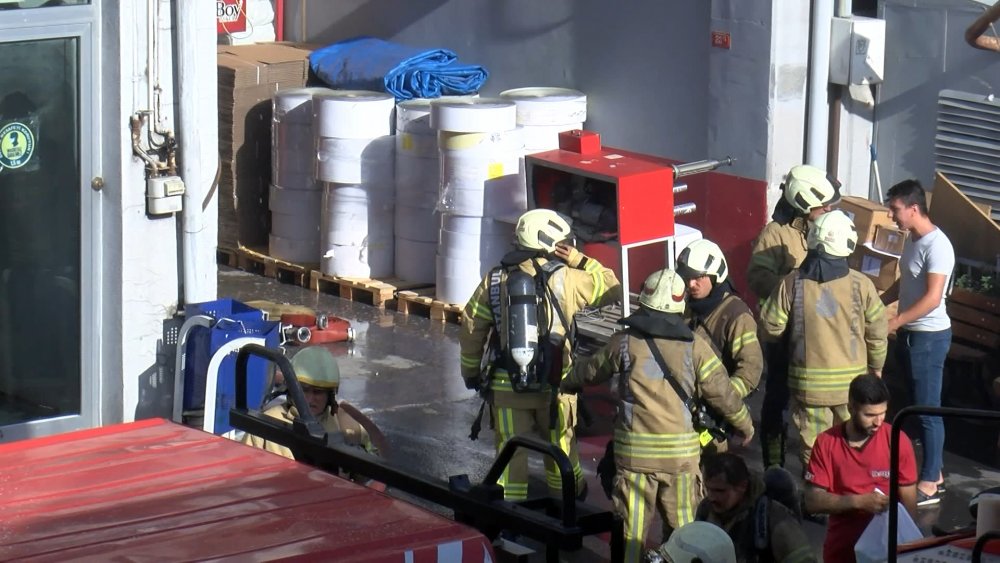 Bağcılar Matbaacılar Sitesi'ndeki yangın söndürüldü: 1 ölü