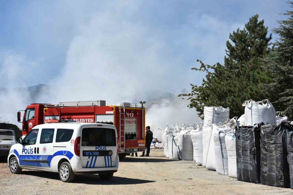 Sanayi sitesinde yangın çıktı