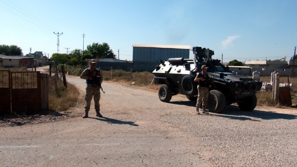 2 aile arasında taşlı, sopalı kavga: 9 yaralı