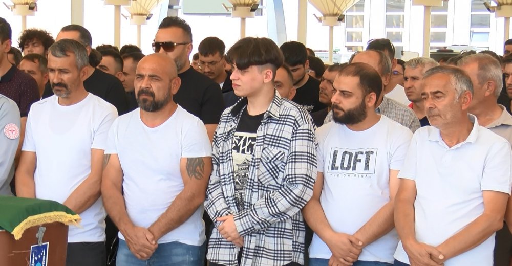 Oğlunu öldürdükten sonra intihar eden baba, önceki gün eşine mesaj atmış