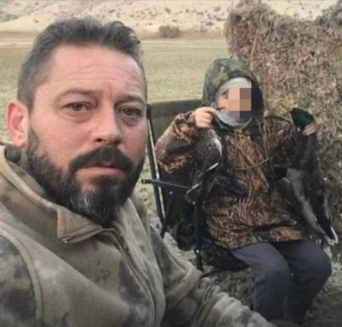 Oğlunu öldürdükten sonra intihar eden baba, önceki gün eşine mesaj atmış