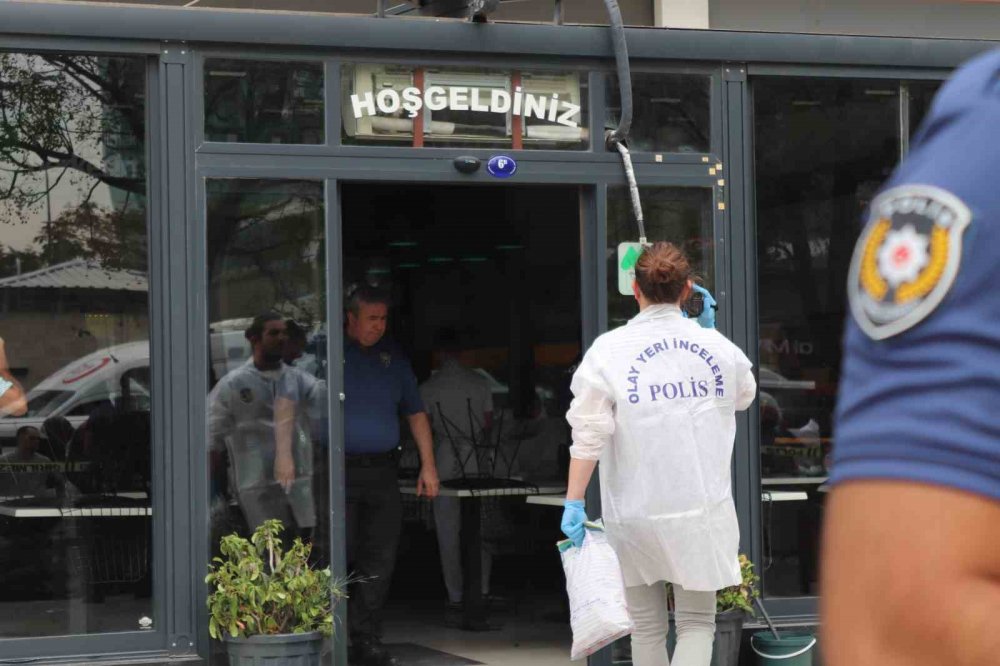 Adliye önünde silahlı çatışma: 1 ölü, 3 yaralı