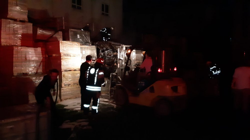 AK Parti ilçe başkanının iş yerinde yangın