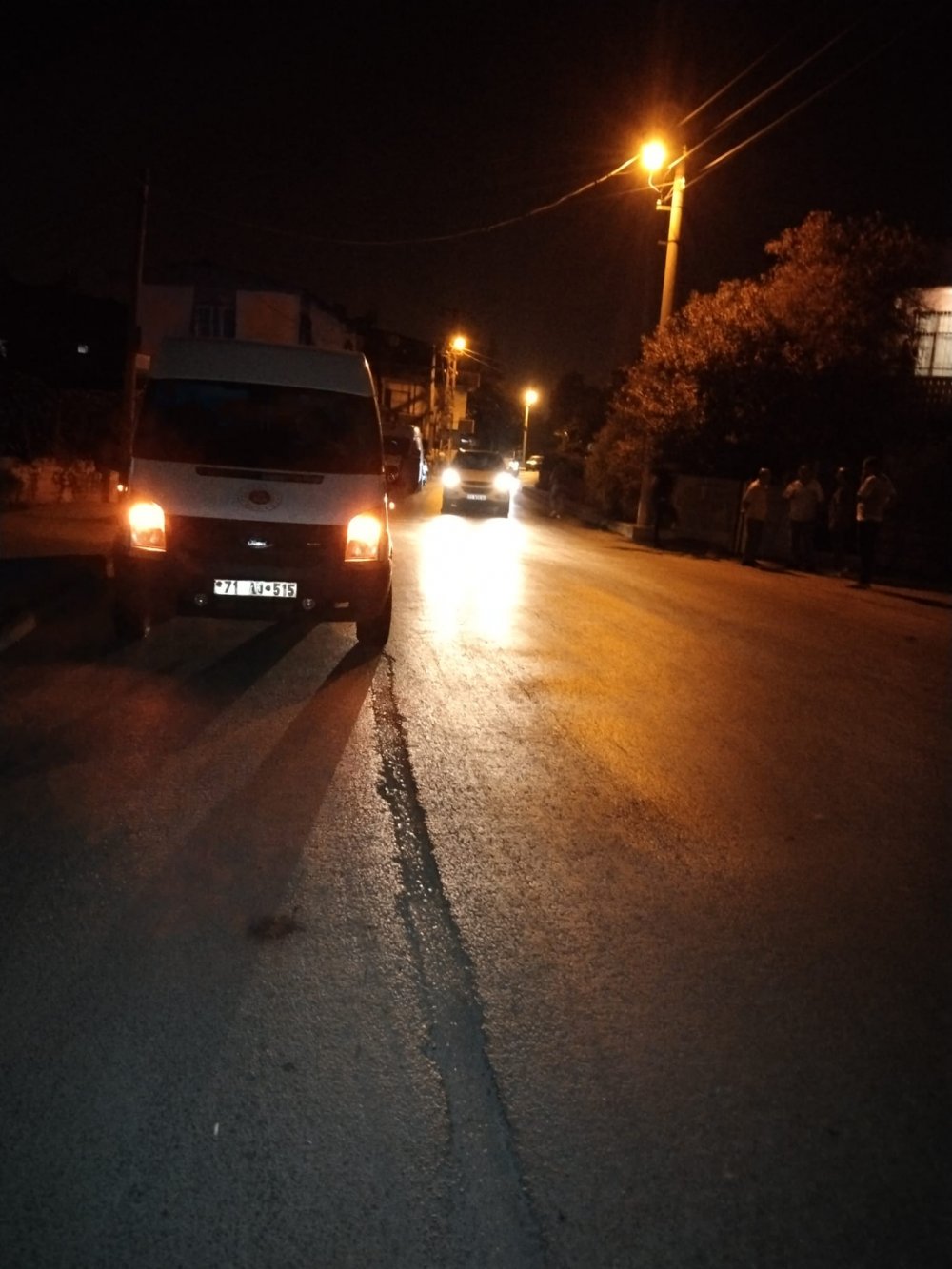 Eşi boğazı kesilmiş halde bulmuştu; cinayet şüphelisi en yakını çıktı