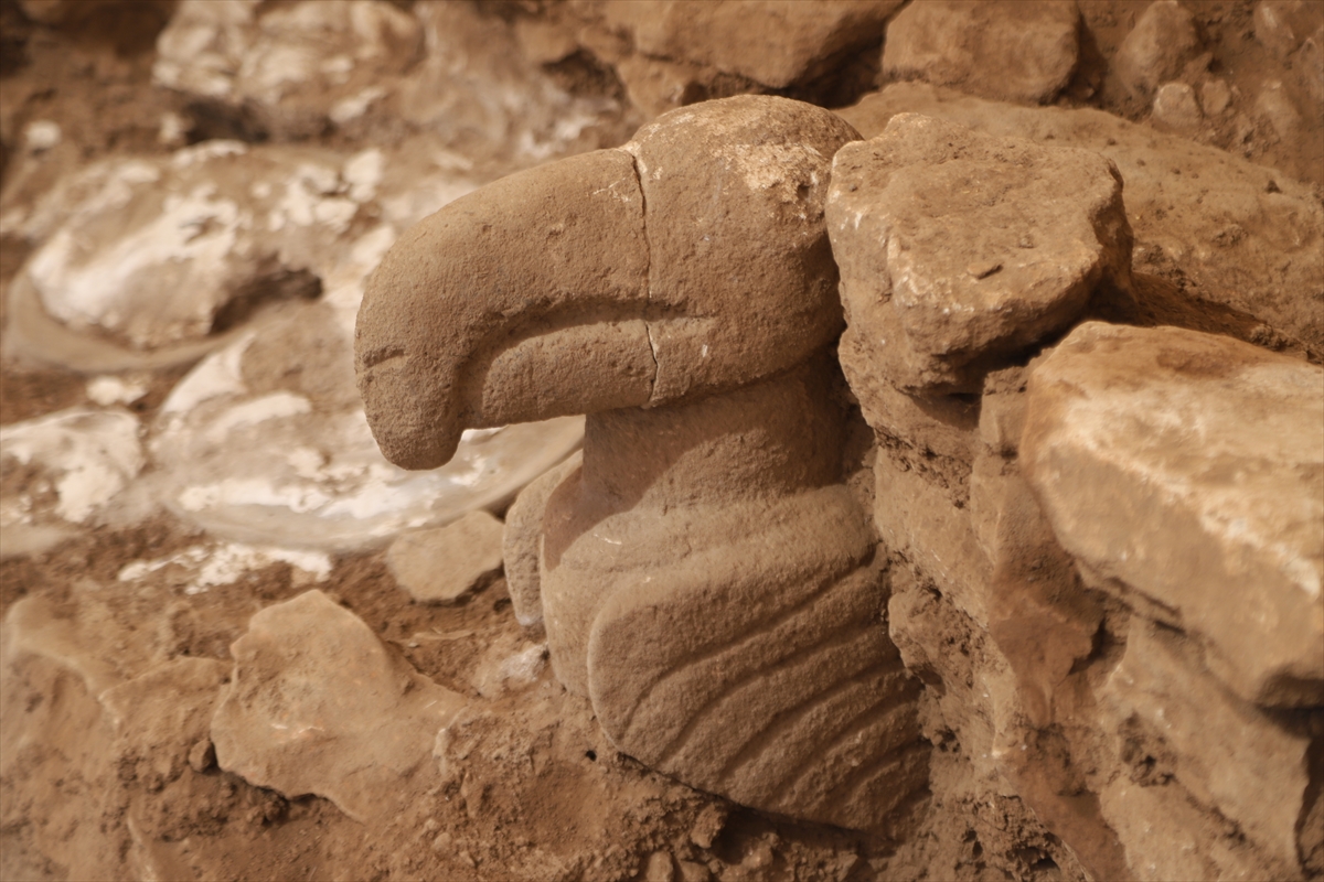 aa-20230930-32277066-32277065-gobeklitepe-ve-karahantepede-yeni-heykeller-bulundu.jpg