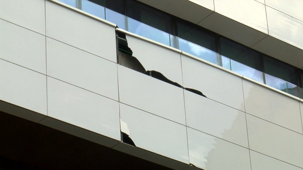 Not bırakıp 11. kattan atladı!