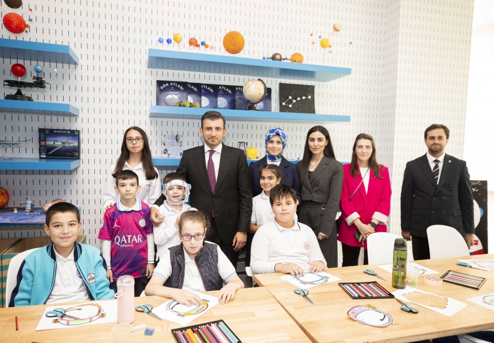 Selçuk Bayraktar'a Azerbaycan'dan madalya