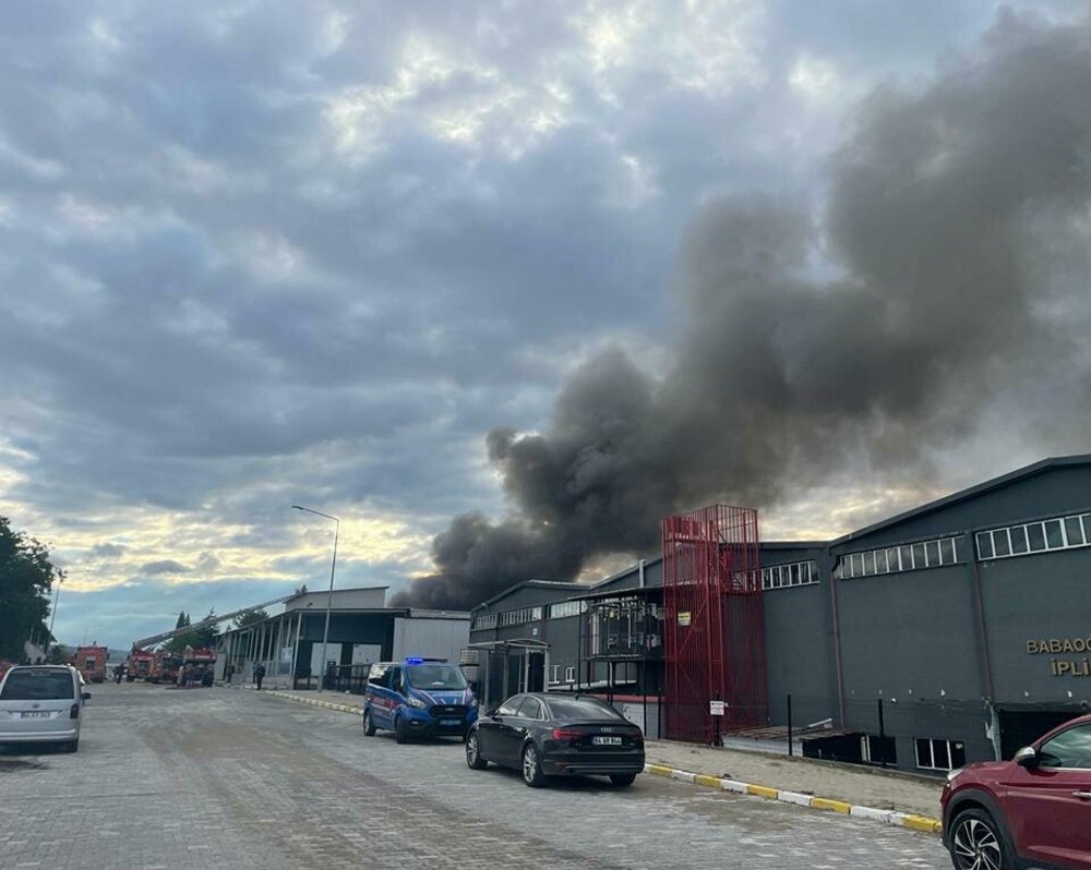 Uşak'ta iplik fabrikasında yangın