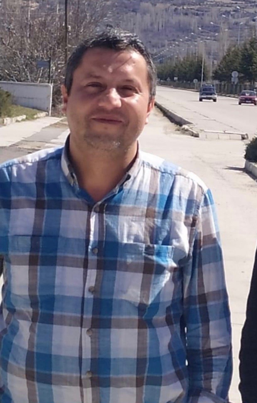 Kamyonetle çarpışan otomobilde yangın çıktı: 1 ölü, 2 yaralı