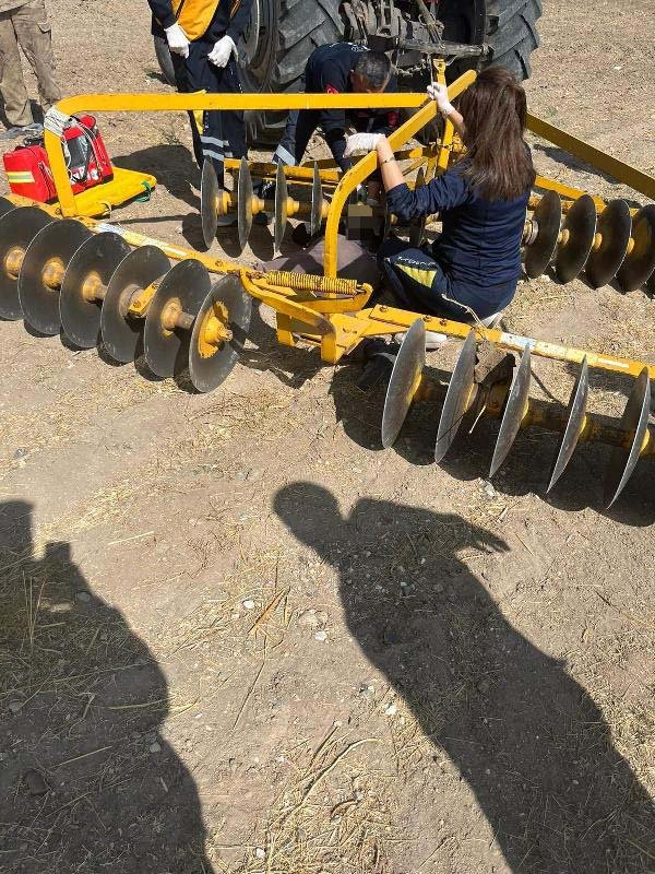 Tarım makinesinin altında kalan 74 yaşındaki çiftçi hayatını kaybetti