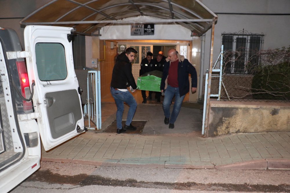 Rus eşini 14 kez bıçaklayıp öldüren sanık: Bıçak karnına saplandı, sonrasını hatırlamıyorum