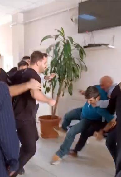 Doktorlara saldıran 2 şüpheli tutuklandı, 1 firari aranıyor